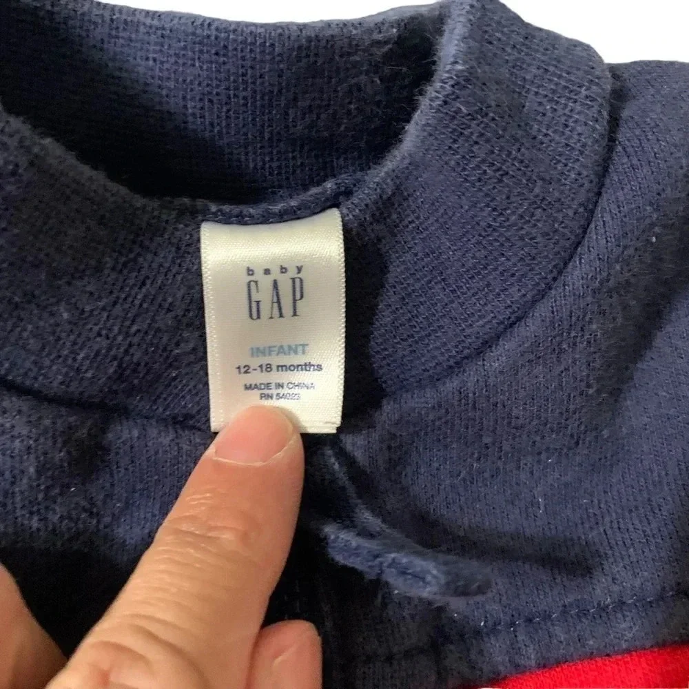 Gap baby zip up 12-18 months sweater